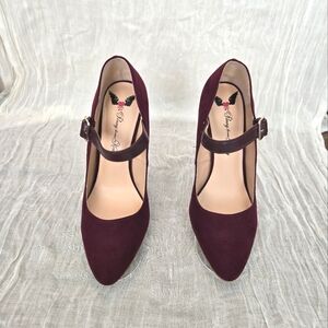 Penny loves Kenny velvet, wine colored pumps, Size 8, 4" heel